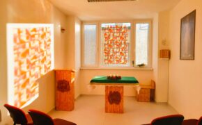 Nemocnice Roudnice nad Labem - aktuality - Návštěva pana vikáře Balíka u příležitosti Dne nemocných