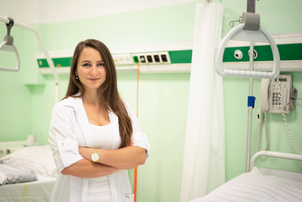 Ortopedie Vršovice slaví 6. výročí a jako dárek si nadělila posilu týmu, mladou lékařku.